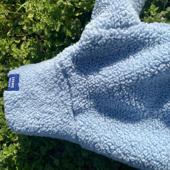 Little Beast Pablo Onesie - never worn! - Picture 3 of 3